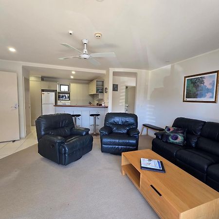 Ohope Beachpoint Apartments מראה חיצוני תמונה